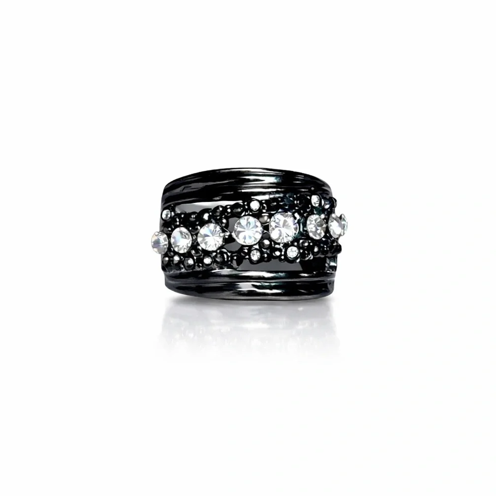 ⚜️ Elegant Black and Silver Crystal Ring